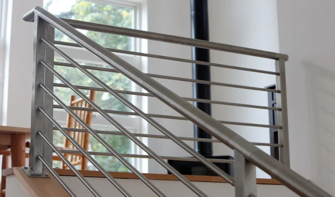 Jual Railing Tangga Stainless - Lukman.co.id